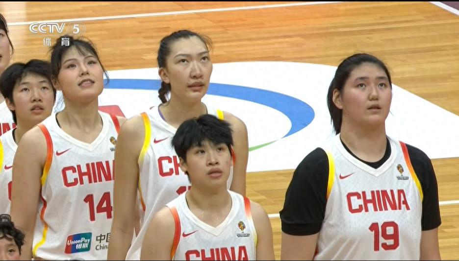 半岛体育-光颜值高有啥用?12分钟没一个助攻+0得分,这还是控卫?快换人吧