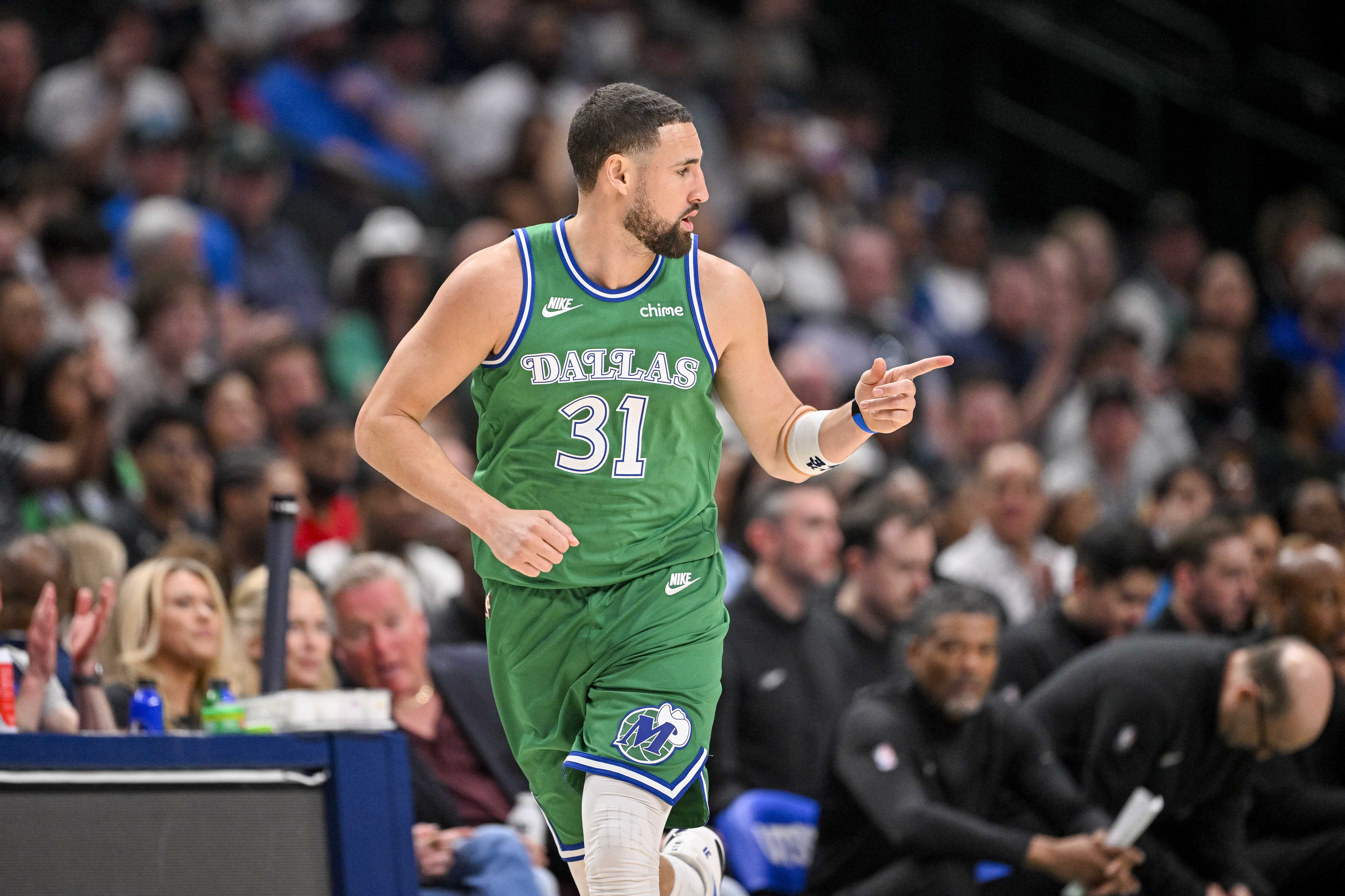 半岛体育官方网站-独行侠客战雄鹿 克莱&amp;华盛顿&amp;马丁&amp;马绍尔&amp;巴格利不打